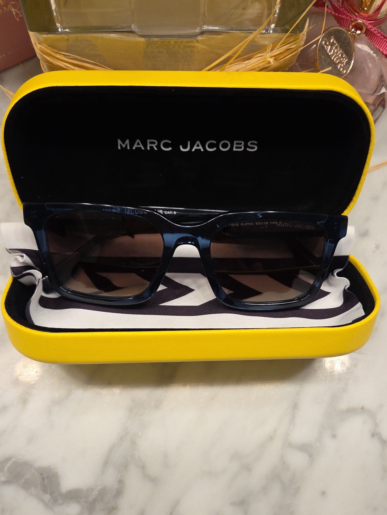 Nwot Marc Jacobs Navy Blue Square Sunglasses With Yellow Case And Cloth